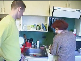 Pornó játék az első tanár, érett, fiú 7 - 1. rész kurva alszik pornó videók