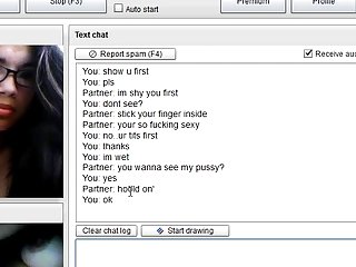 Folt ázsiai tini játszani a szőrös punci a chatroulette